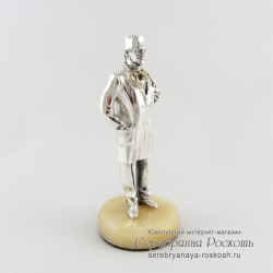 Серебряная статуэтка Доктор