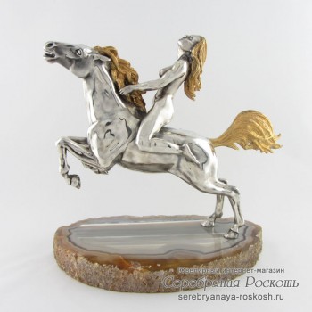 Статуэтка из серебра Девушка на лошади