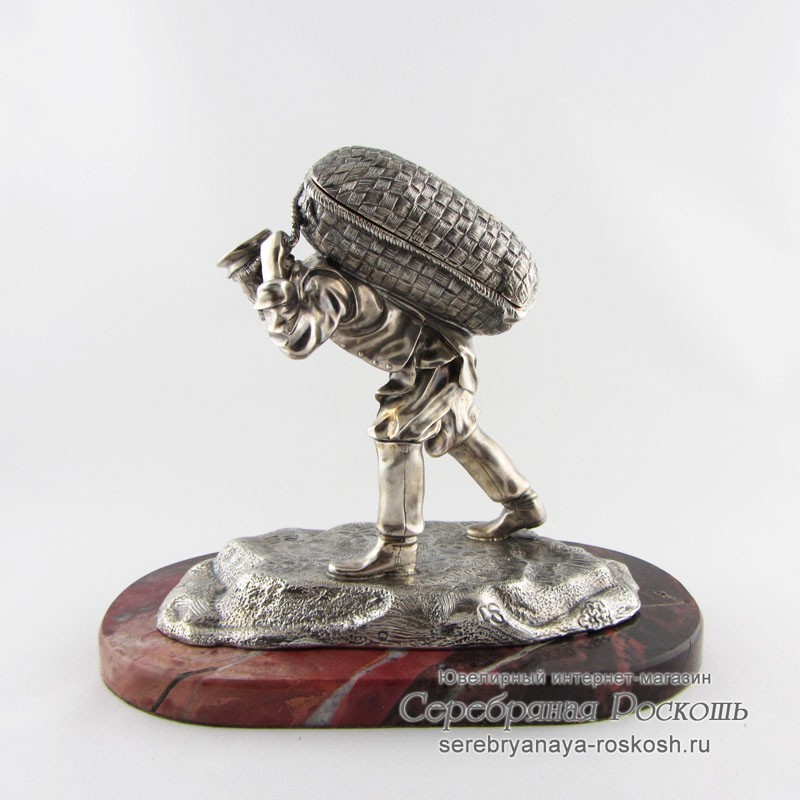 Серебряная статуэтка - шкатулка Мужик с мешком