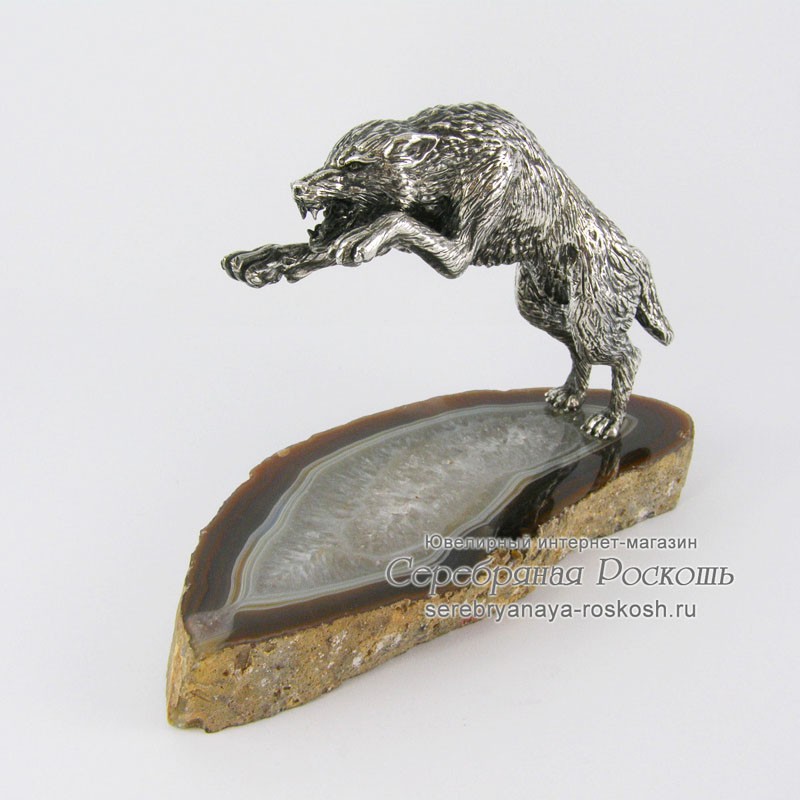 Серебряная статуэтка Волк