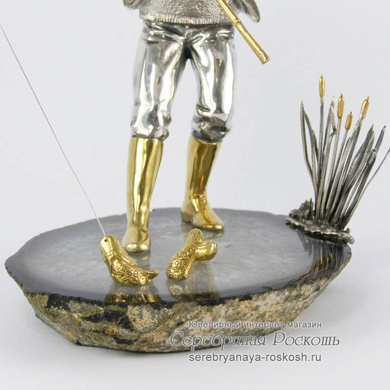 Серебряная статуэтка Рыбак